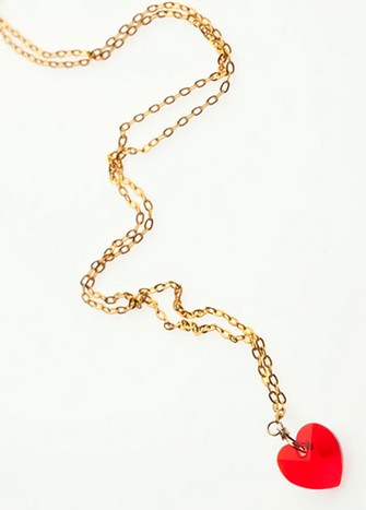 VOGUE RED HEART NECKLACE