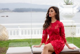 VESTIDO ENCAJE ROJO PEPLUM