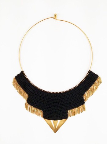 COLLAR NEGRO 26