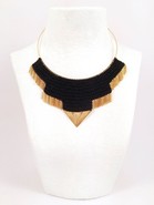 COLLAR NEGRO 26