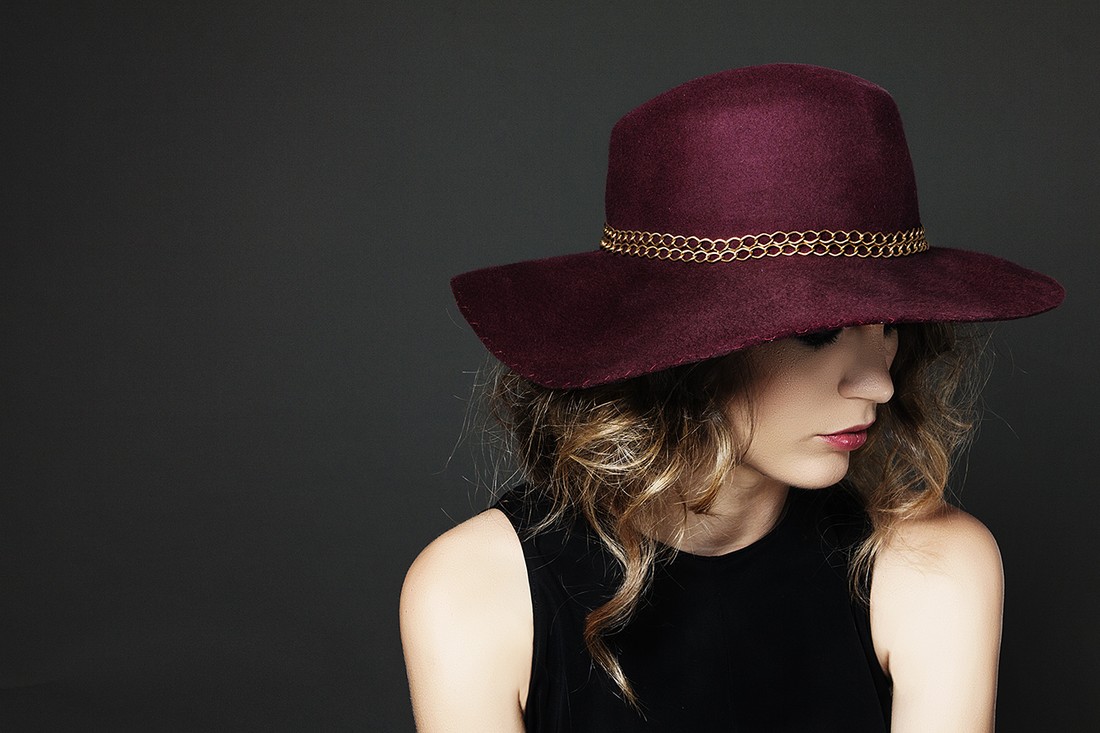 BURGUNDY HAT