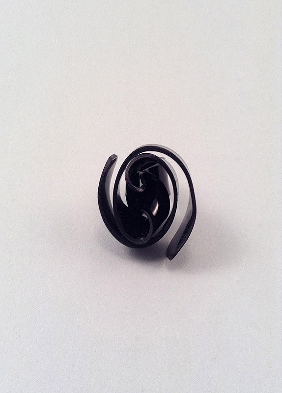 BLACK SNAIL RING